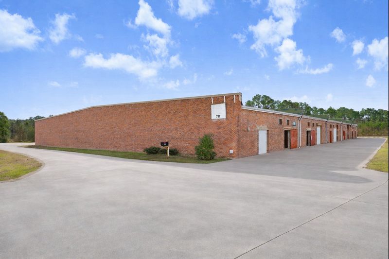 711 E. Rose Street | 18,000 SF